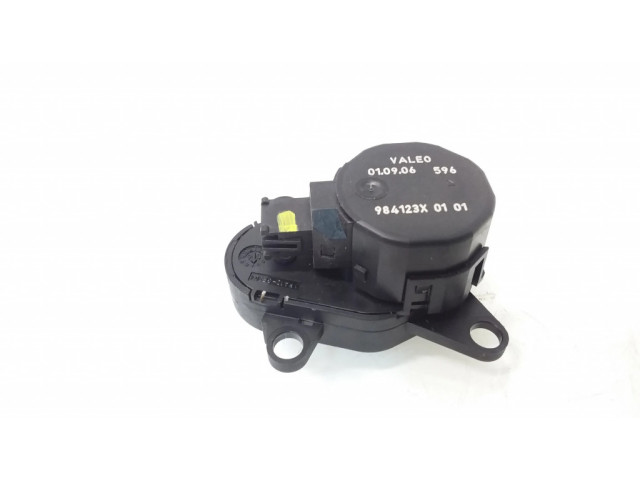 Двигатель задвижки потока воздуха