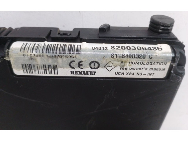 Pojistková skříňka Řídící jednotka BSM 8200306435, S118400320C Renault Megane II 2004