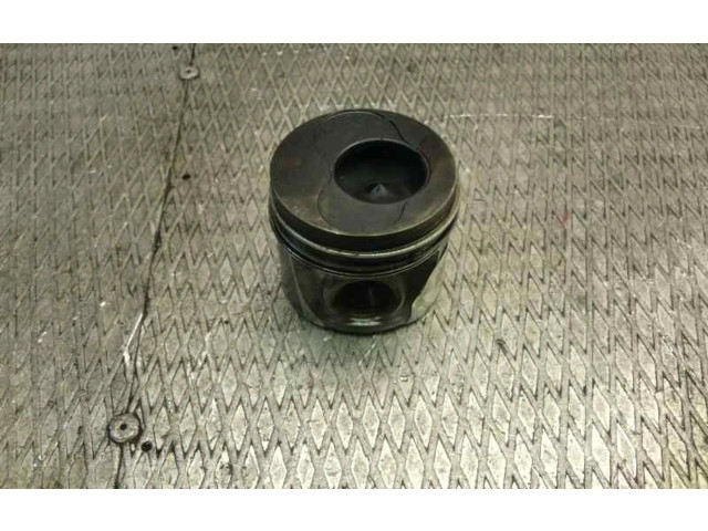 Píst Volkswagen Polo IV 9N3 BNV