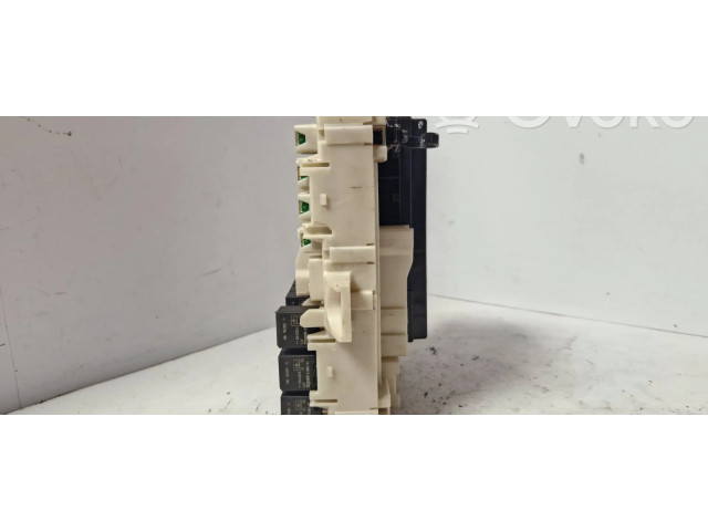 Pojistková skříňka 8637a020 Mitsubishi Colt 2005