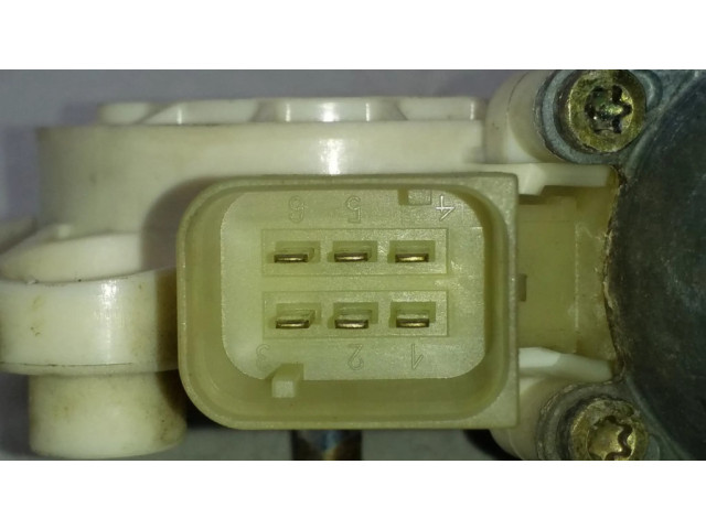 Передний двигатель механизма для подъема окон