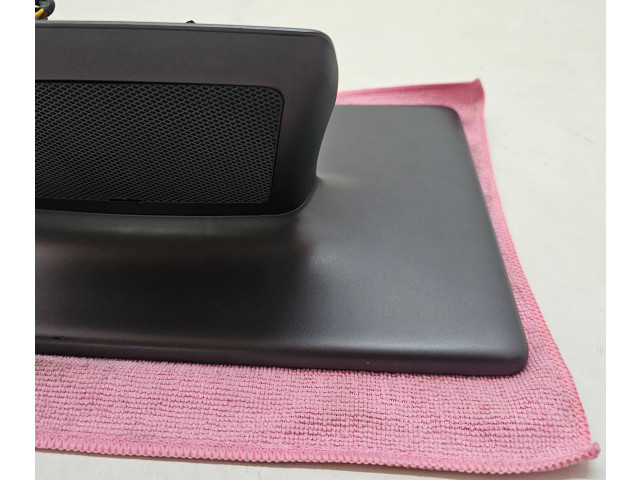 Дисплей 151677900C Tesla Model Y