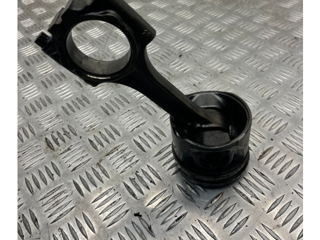  Поршень с шатуном  81L79, 81L79  Volvo V70  