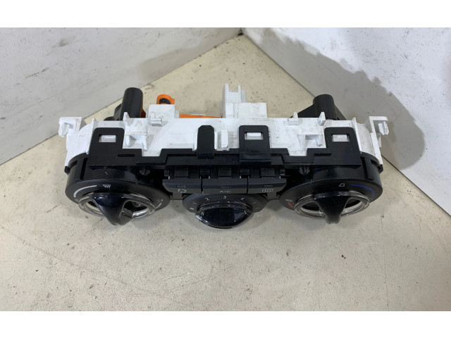 Блок управления климат-контролем E1063071   Peugeot 2008 I