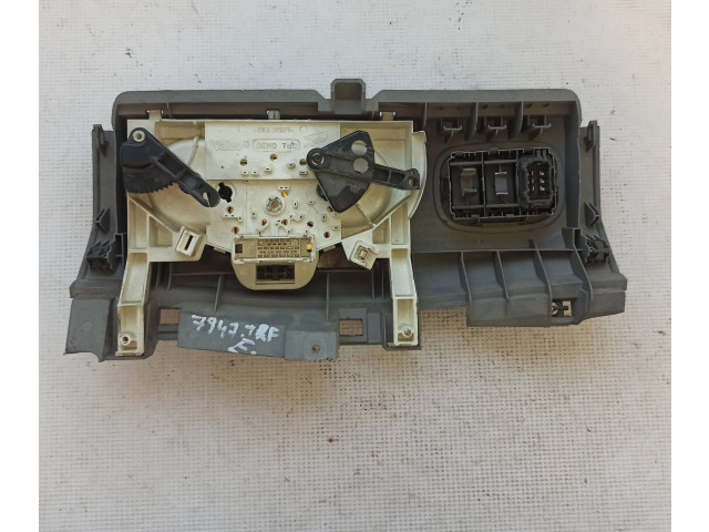 Блок управления климат-контролем 8200004603 Renault Trafic II (X83)