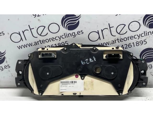 Панель приборов    Dacia Logan I       