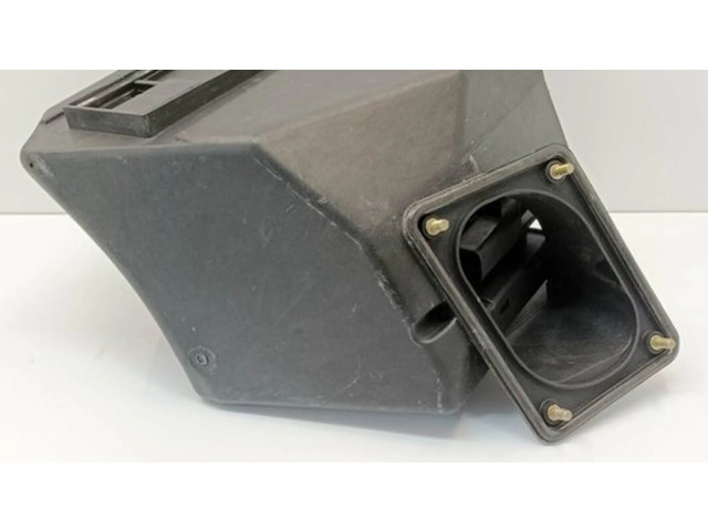 Другая деталь отсека двигателя