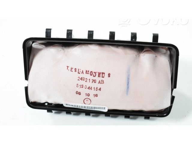 Подушка безопасности пассажира 102250700A, A16J700831   Tesla Model S