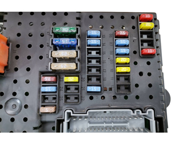 Блок предохранителей 30728512, 06W384   Volvo XC90    