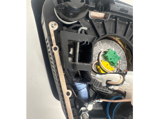 Подушка безопасности водителя P31332822, 34116424A Volvo V70