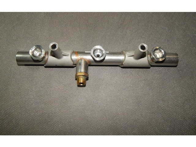 Vstřikovací lišta 06E130090AD   Audi A8 S8 D4 4H     