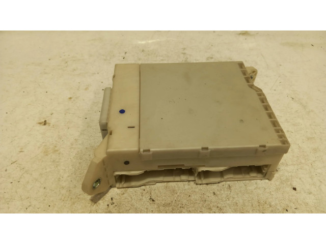 Блок предохранителей 8273053050, 6F280364 Lexus IS 220D-250-350