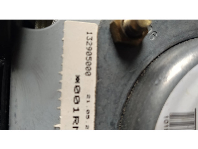 Подушка безопасности водителя 132905000 Skoda Superb B5 (3U)