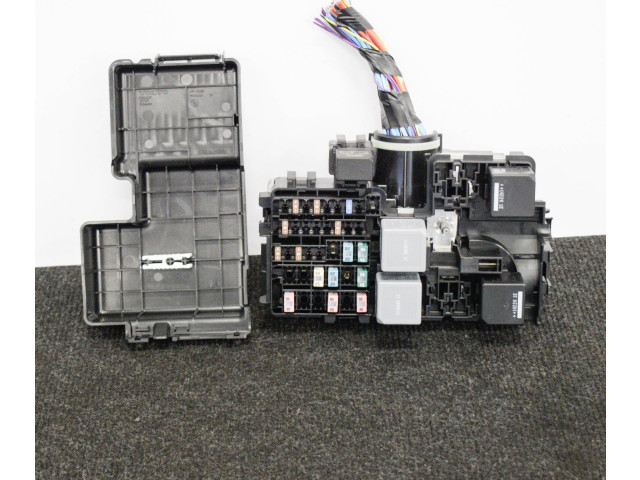 Блок предохранителей  31384034   Volvo XC90    