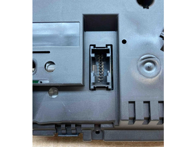 Přístrojová deska BMW 1 E81 E87 2004 9187038, 150333450