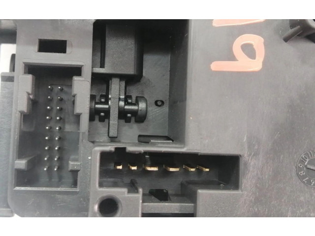 Переключатель дворников 88103003106 Renault Clio III