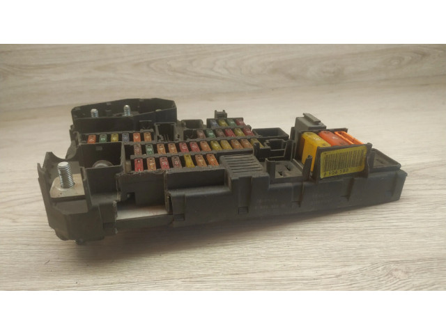 Блок предохранителей  518811054   BMW 5 E60 E61    