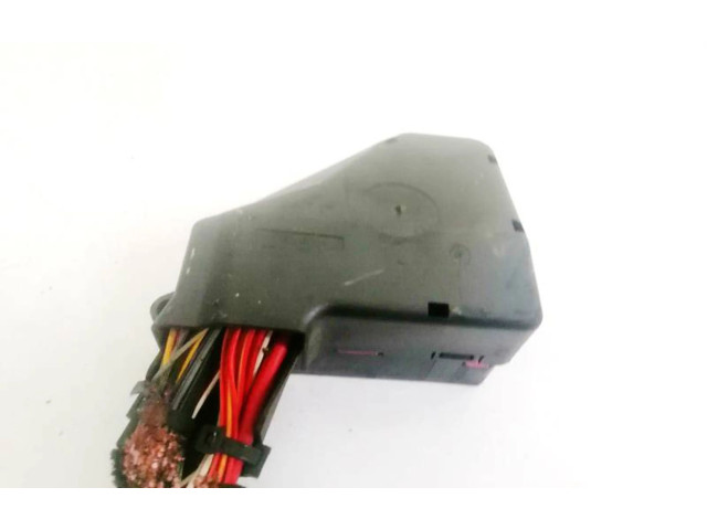 Блок предохранителей     Volkswagen Polo    