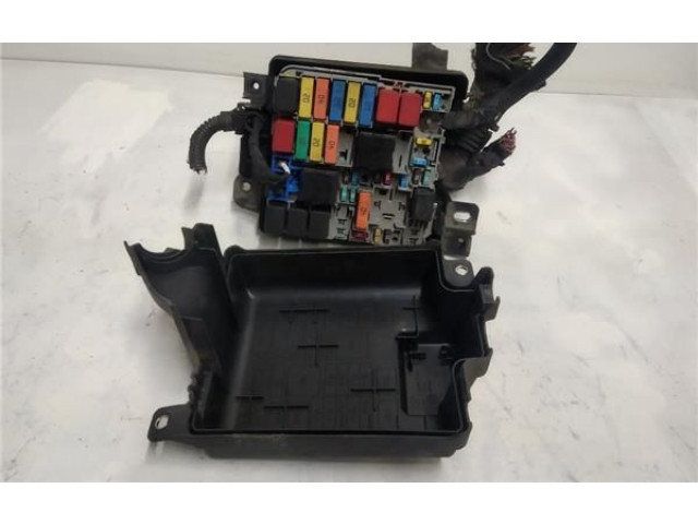 Блок предохранителей 51867698, 51867698 Opel Combo D