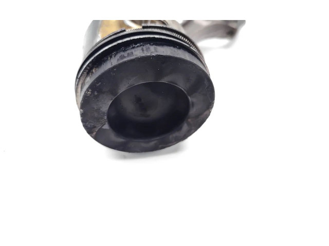  Поршень с шатуном CLHA CLHA  Skoda Octavia Mk3 (5E)  