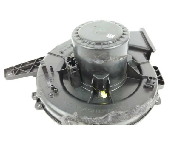 Вентилятор печки 6R1819015A Audi A1