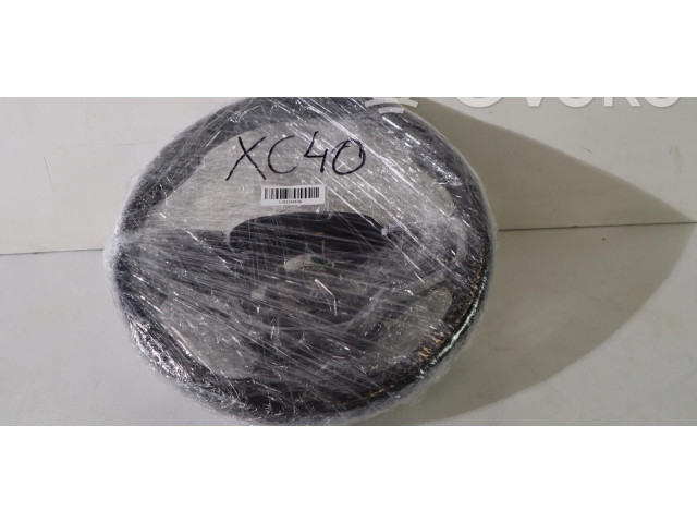 Руль Volvo XC40   -  года       