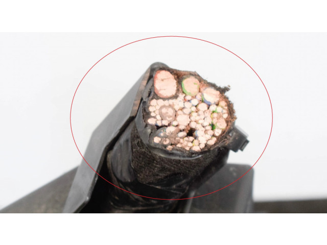 Блок предохранителей  FN1T14K012SADT   Ford Ecosport    