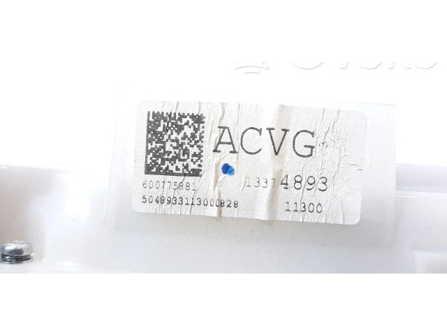 Přístrojová deska Opel Zafira C 2011 13374893, 13374893