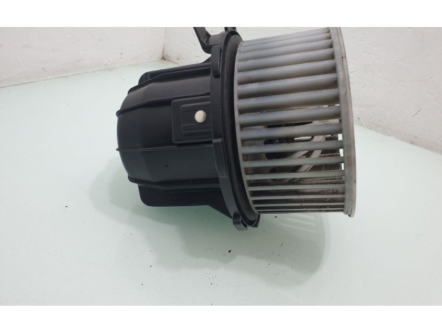 Вентилятор печки    U08520003   Audi Q5 SQ5