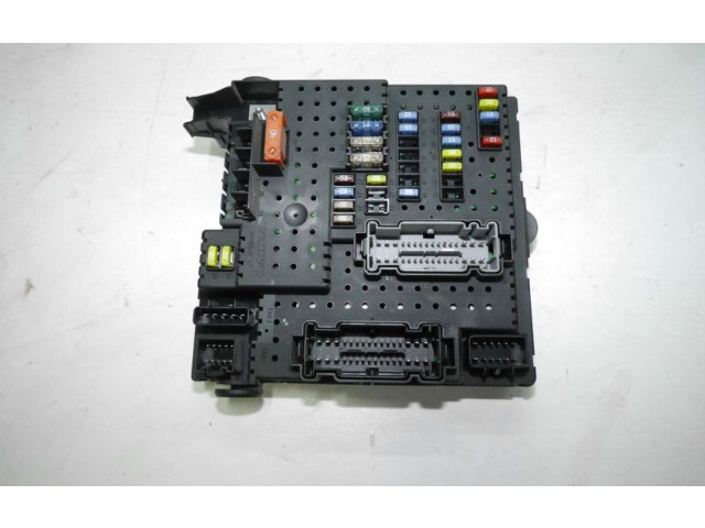 Блок предохранителей 8676391, 8676391 Volvo XC90