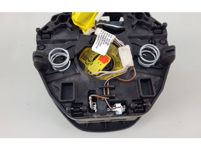 Подушка безопасности водителя 5E0880201   Skoda Octavia Mk3 (5E)