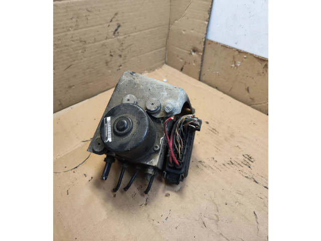 Блок АБС 8671224, 5WK84002   Volvo  V70  2000 - 2004 года