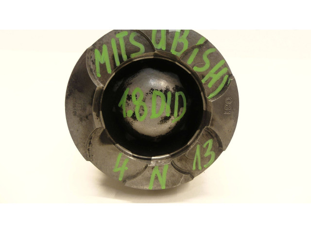 Поршень с шатуном 4N13 4N14 M174 Mitsubishi ASX