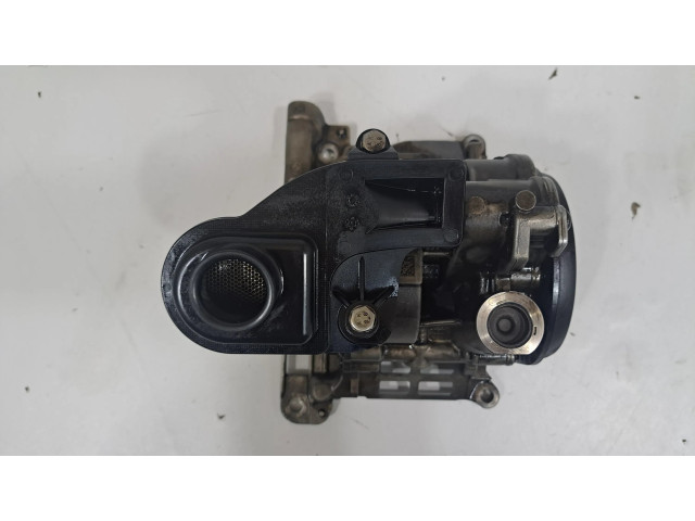 Масляный насос N57 D30 A 7823009 BMW X5 F15 3.0