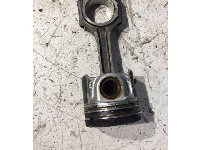 Píst RFGK2062058A, 237701532V   Ford Transit Custom     