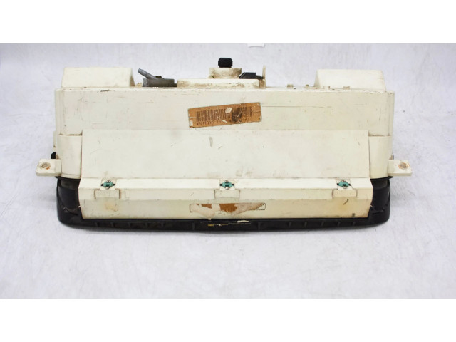 Přístrojová deska Volkswagen PASSAT B3 1991 81117620