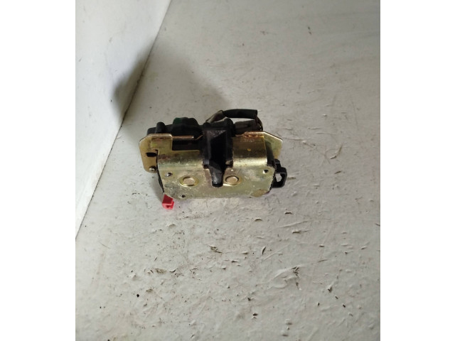 Zámek zadních dveří Chrysler Grand Voyager IV 2003