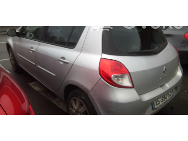 Ручка стеклоочистителей 8201590631   Renault Clio III