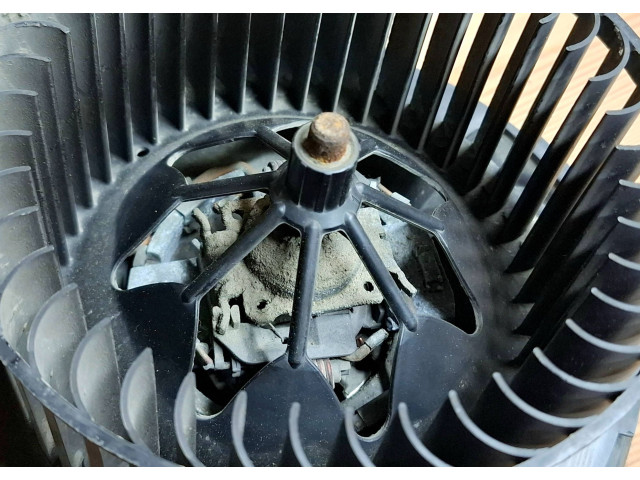 Вентилятор печки 988660310 Volkswagen Caddy