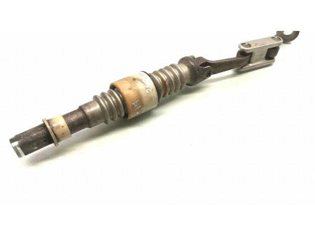 Крестовидная связь оси рулевого колеса