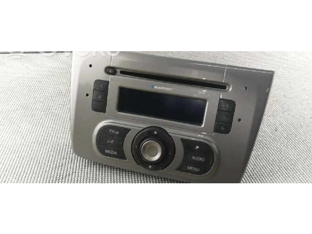 Радио/ проигрыватель CD/DVD / навигация