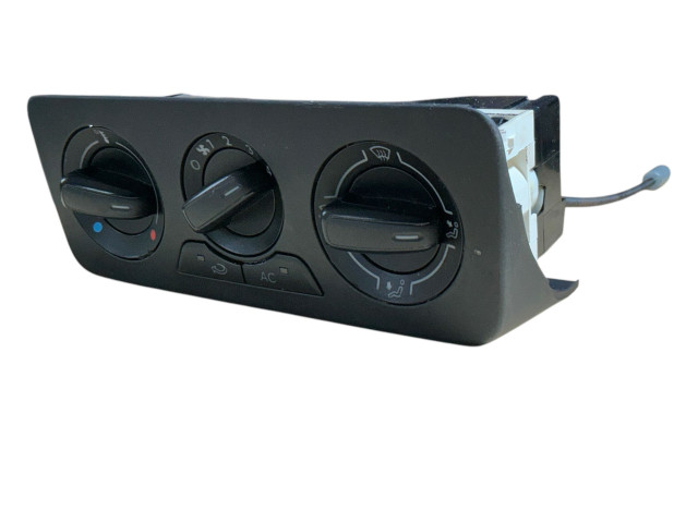 Блок управления климат-контролем 8X0820045, 90151465   Audi A1