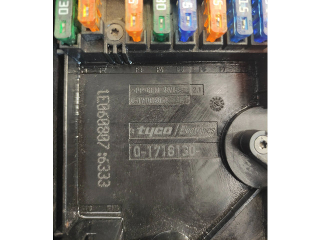   Pojistková skříňka 01718130, 1E060807   Volkswagen Caddy 2014