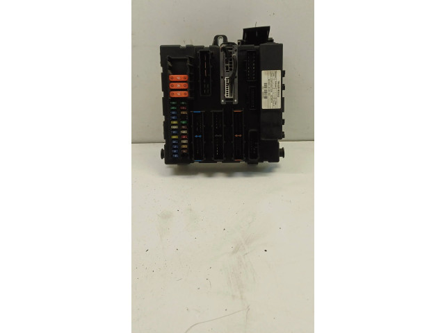 Блок предохранителей 13189928, 008008000 Opel Vectra C