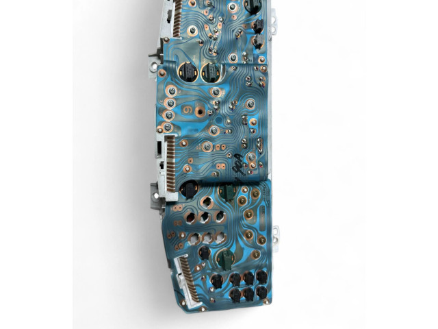 Панель приборов plh90b   Mazda 626       