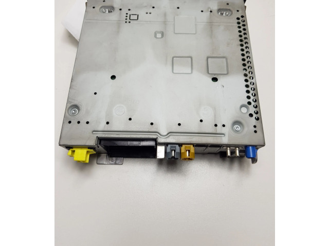 Радио/ проигрыватель CD/DVD / навигация    3V0035020B   Skoda Superb B8 (3V)
