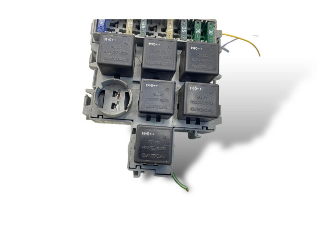 Блок предохранителей 8690698 Volvo XC90