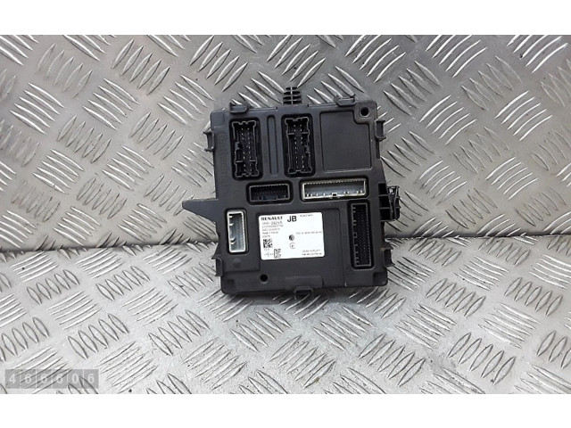 Řídící jednotka 284b13925r Renault Captur II 2021