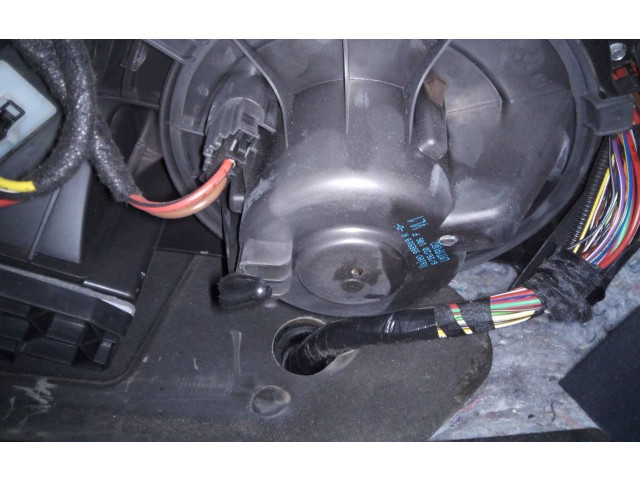 Вентилятор печки 898919K Volkswagen Caddy