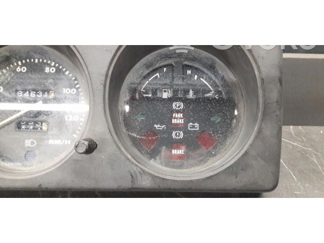 Přístrojová deska Suzuki Samurai 2014